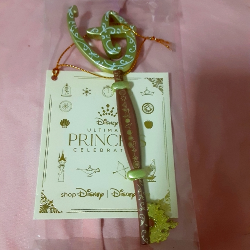 LIMITED EDTION!!DISNEY ORNAMENT